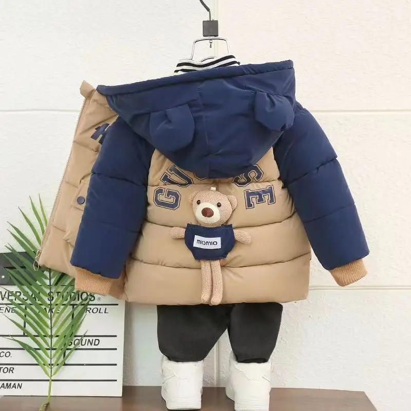 Детское зимнее хлопчатобумажное пальто для мальчиков 2023 Новое хлопчатобумажное пальто для мальчиков с героями мультфильмов, Утолщенное детское хлопчатобумажное пальто, теплое пальто для детей