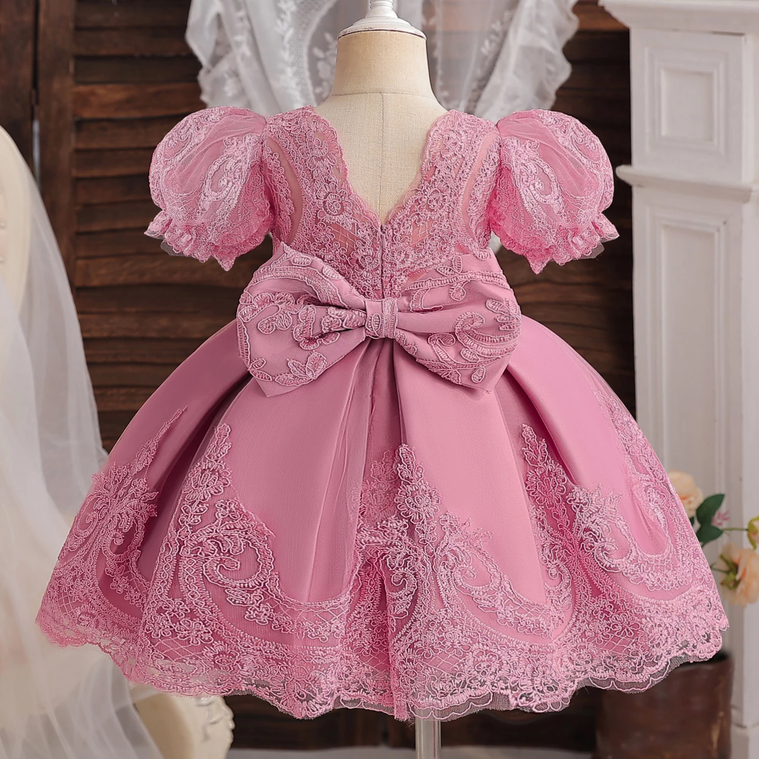 Кружевное платье-пачка с вышивкой и цветами для маленьких девочек, свадебное платье принцессы с бантом, расшитое бисером, наряды на 1-й день рождения, официальная одежда